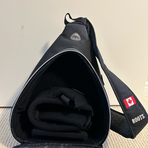 Roots Camera Bag - Picture 4 of 4